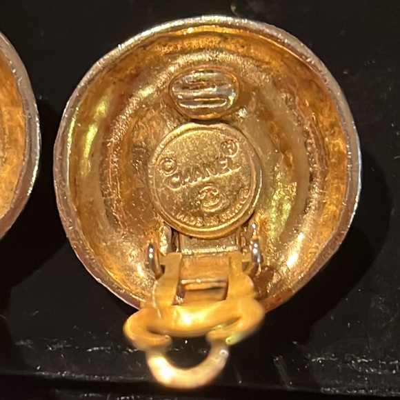 Stunning authentic vintage Chanel faceted crystal & gold clip on earrings & box - Picture 8 of 17